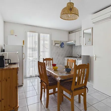 Holiday home Maison Mitoyenne Avec Parking - 4/5 Pers. - Fr-1-326-883